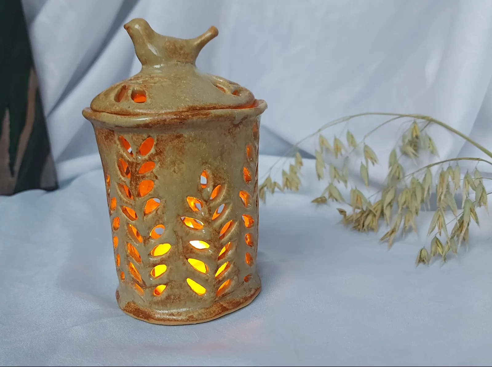 Картина «Подсвечник керамический» — Светлана Бусе, Керамика, Подсвечник ажурный с птичкой. 
Поверхность подсвечника украшена растительным о…