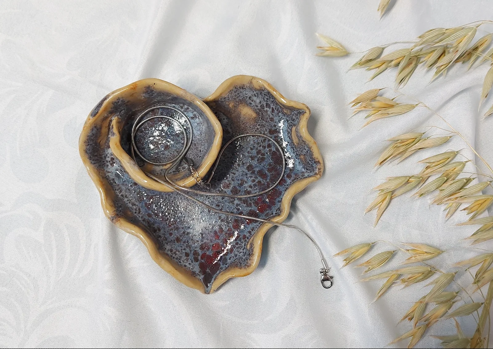 Картина «Тарелочка Сердце» — Светлана Бусе, Керамика, Декоративная керамическая тарелочка для хранения украшений в форме сердца.

В…