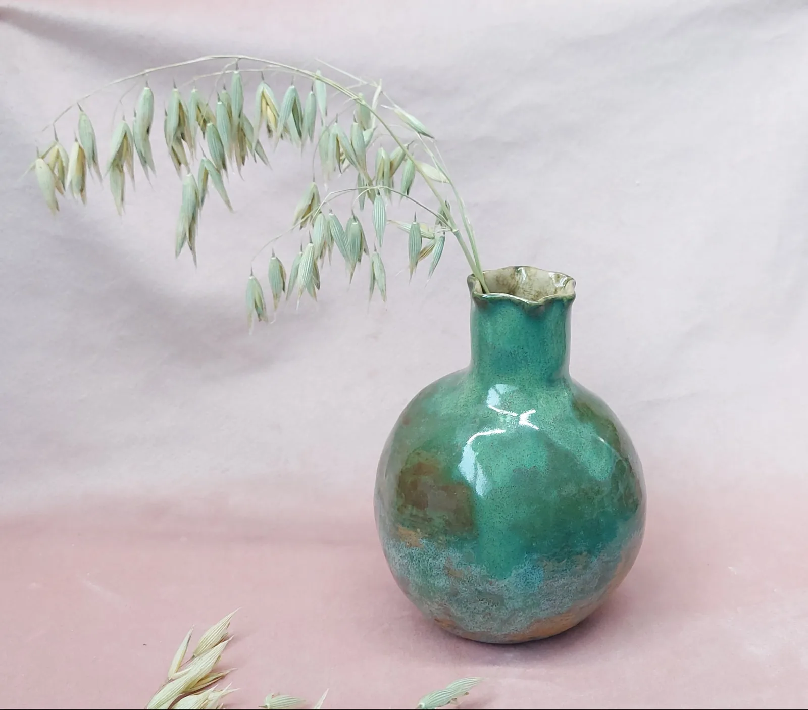 Картина «Ваза круглая зелёная» — Светлана Бусе, Керамика, Небольшая керамическая ваза, покрытая глубокой глянцевой глазурью в оттенках мо…