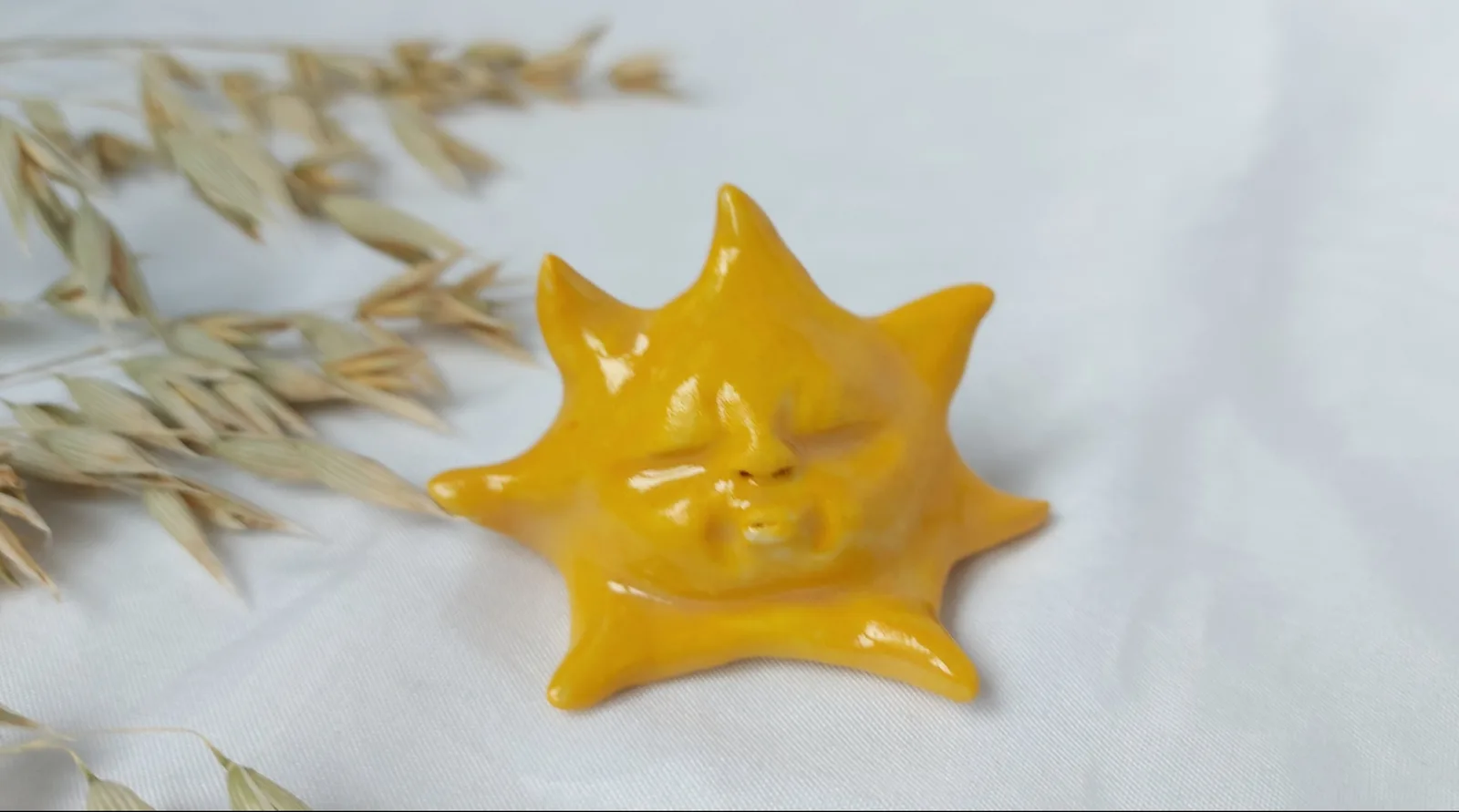 Картина «Солнечный талисман» — Светлана Бусе, Керамика, Маленькое керамическое солнышко ручной лепки тёплого желтого цвета. 
Яркий акц…