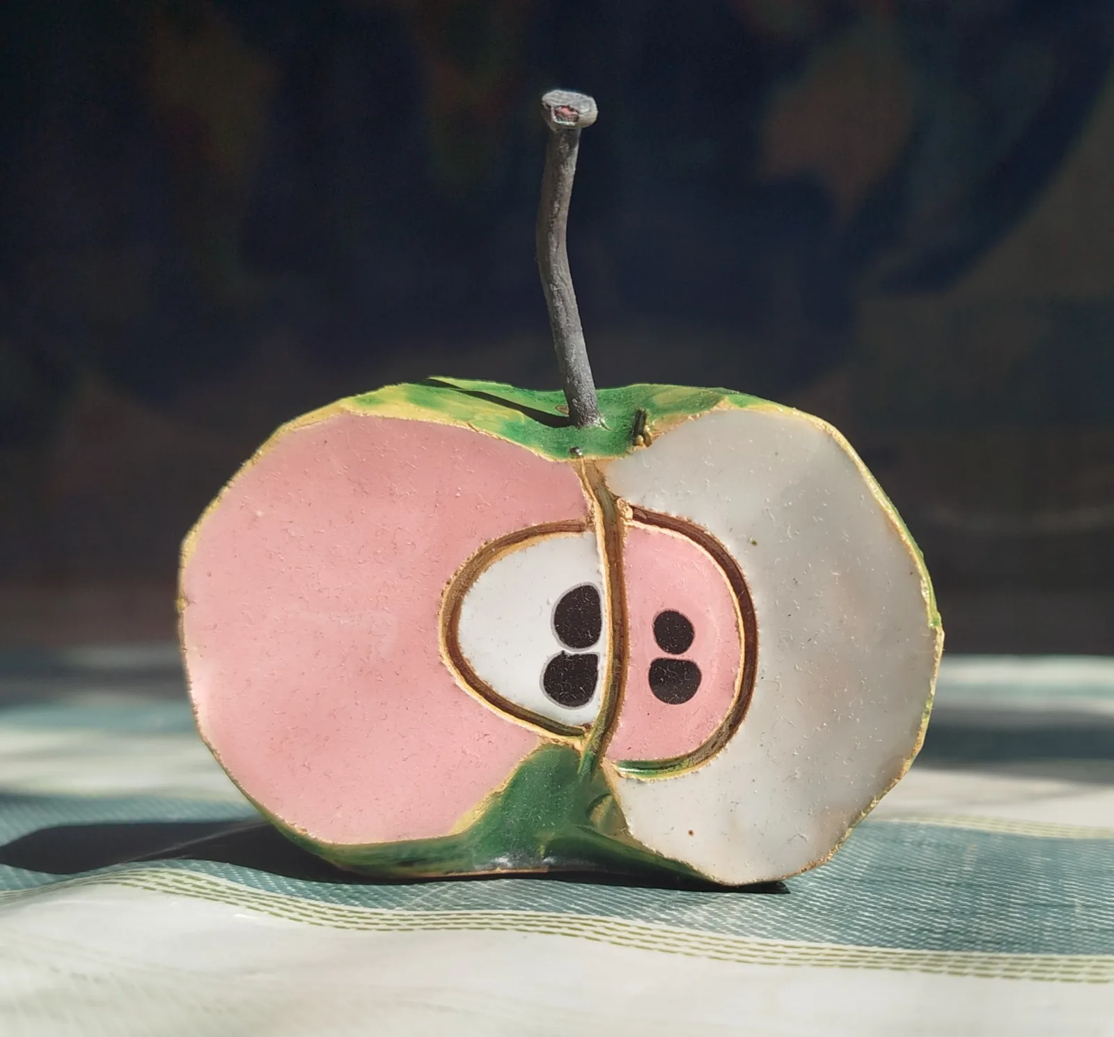 Картина «Яблоко зелёное» — Екатерина Аносова, Керамика, «Яблоко зелёное», керамическая фигурка, которую написала и создала в 2025 году,…
