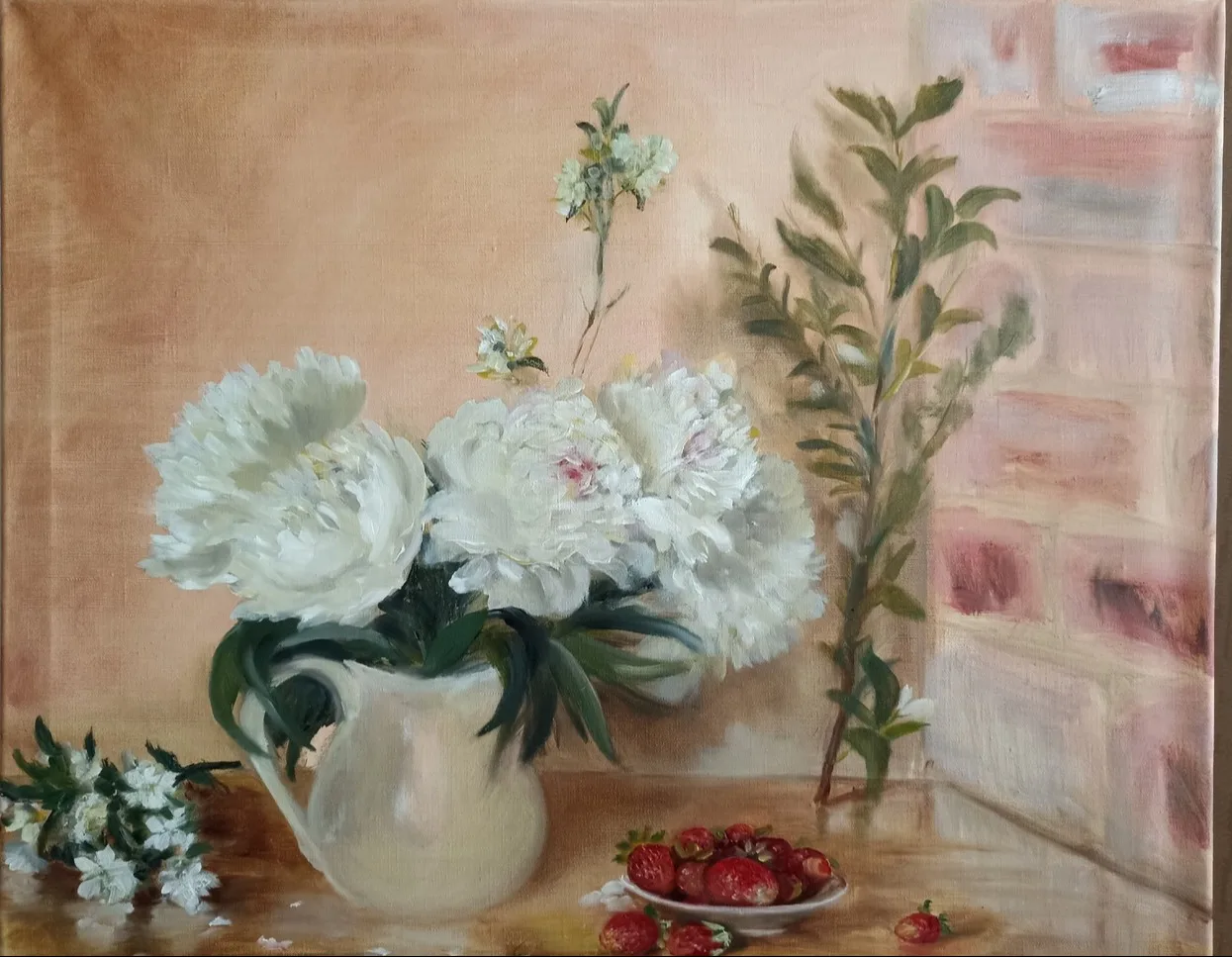 Пионы и клубника