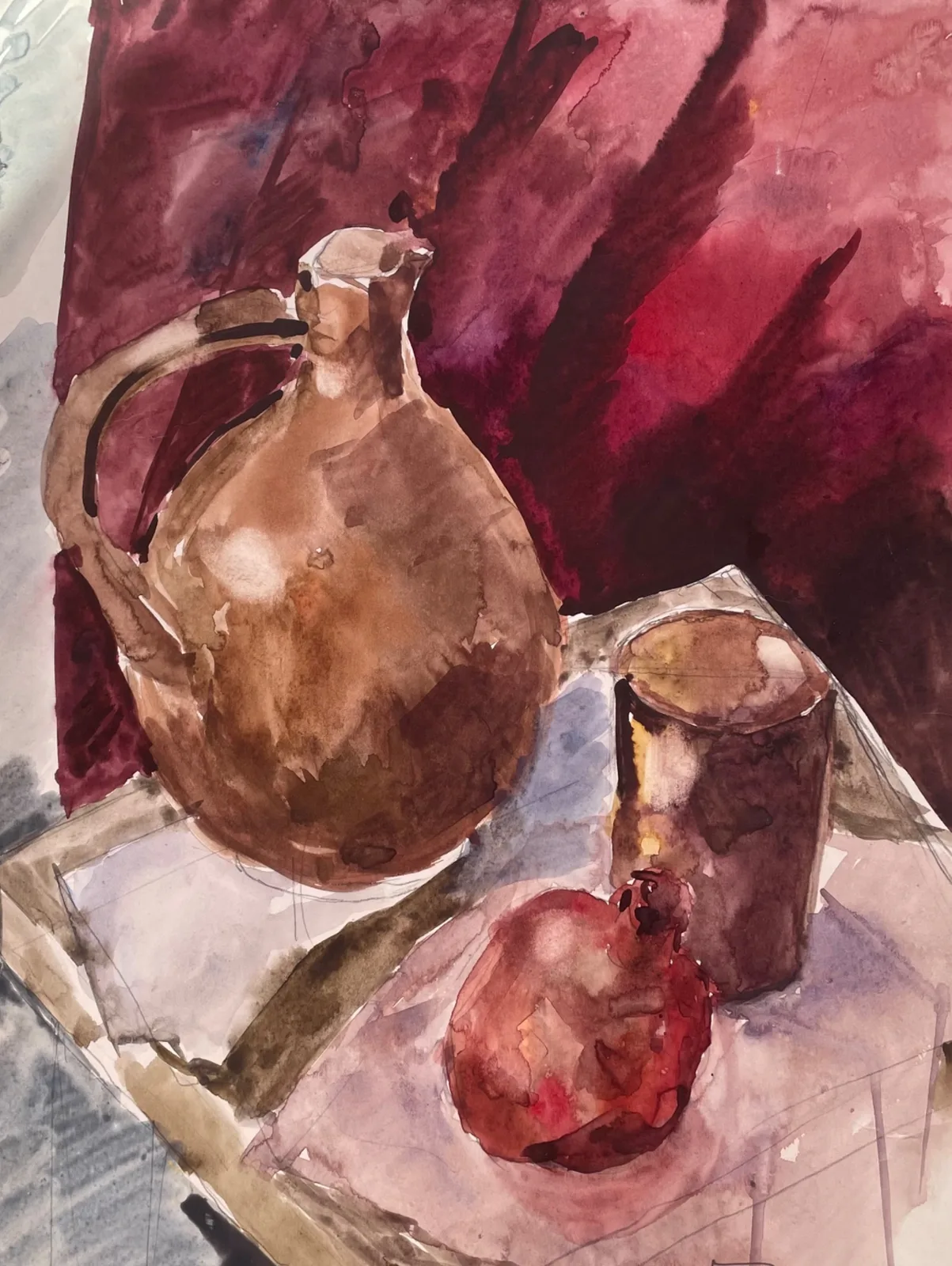 Картина «Натюрморт с гранатом» — Маша Казак, Натюрморт, В центре внимания — кувшин с округлым, женственным силуэтом и ручкой, которая э…