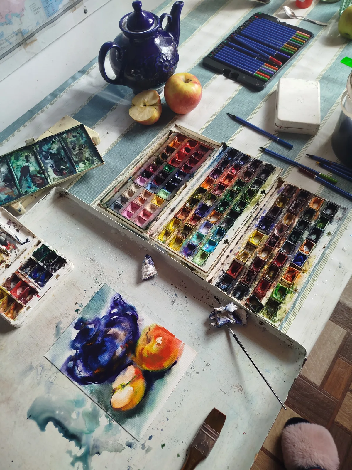 Яблоки с синим