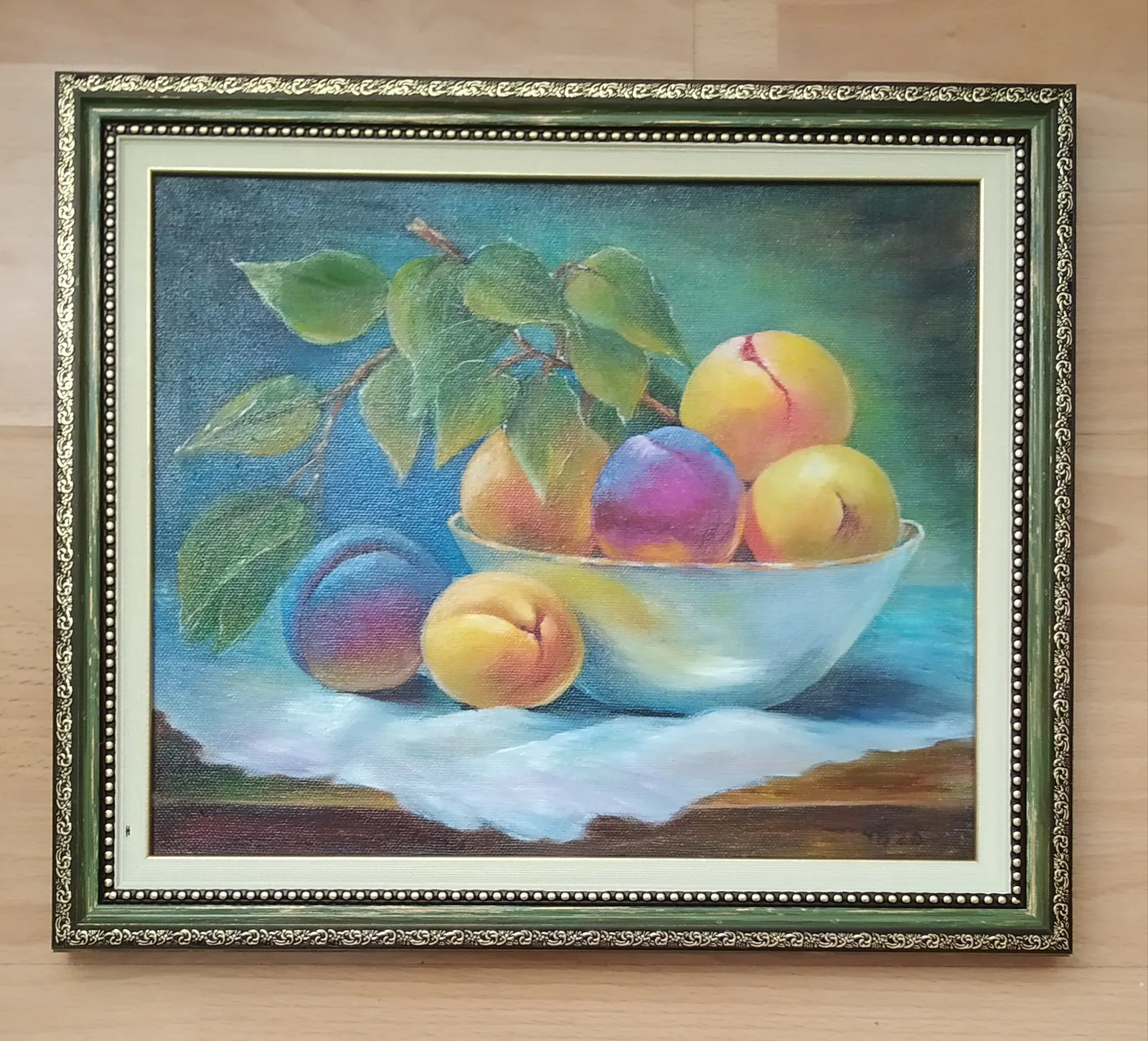 Саша с фруктами